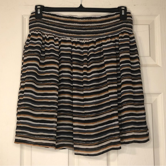 Short Striped Lightweight Skirt Size Large, elastic waist- Old Navy - Picture 1 of 4